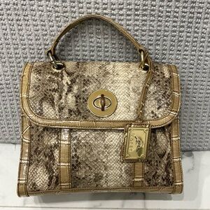 Nice practical KORET handbag 🤎💛🤎💛